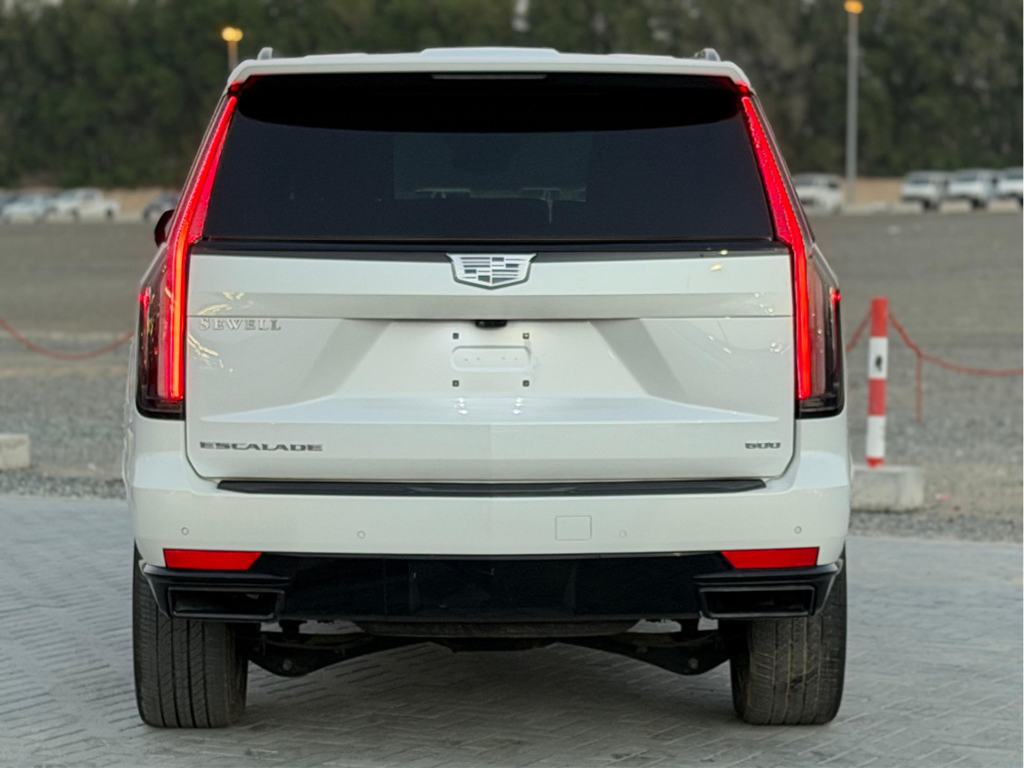 Cadillac Escalade - Image 5