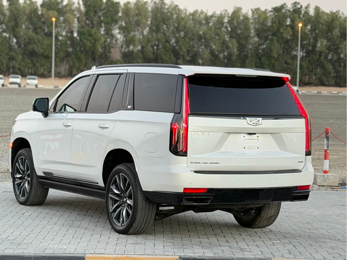 Cadillac Escalade - Image 7