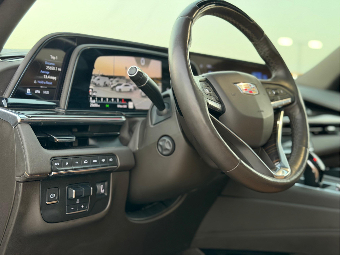 Cadillac Escalade - Image 10