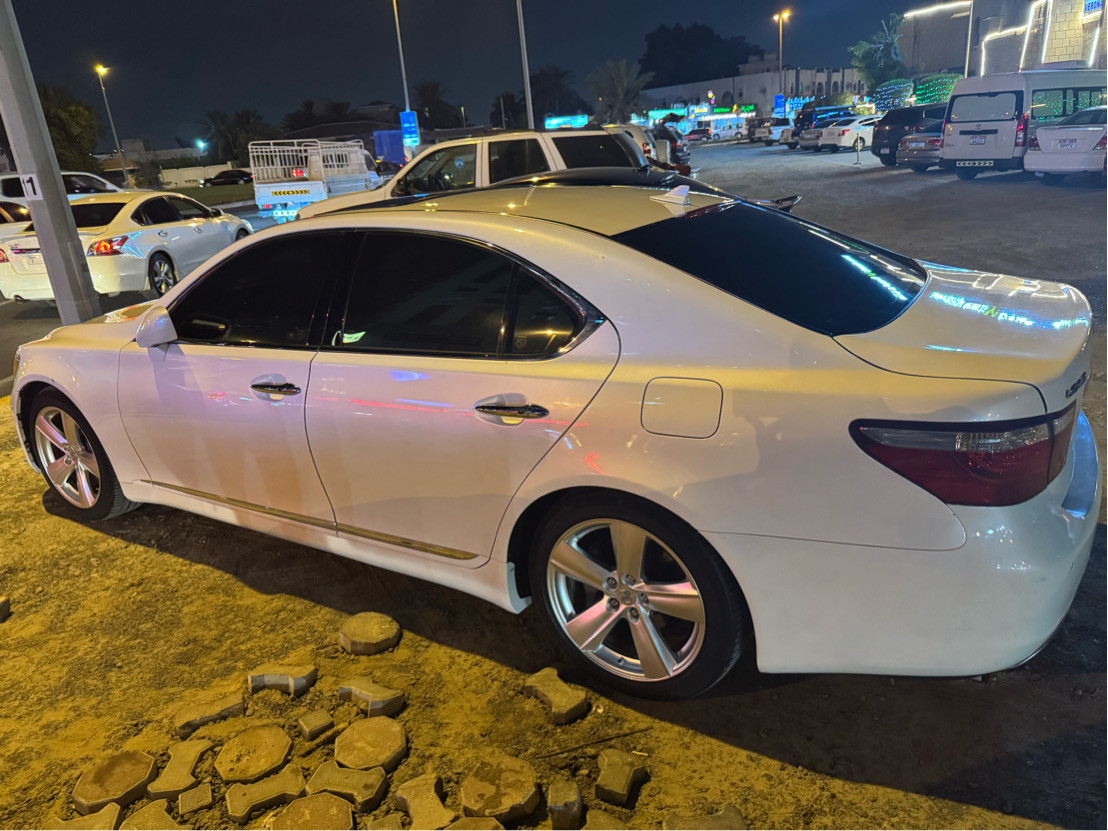Lexus LS-Series - Image 4