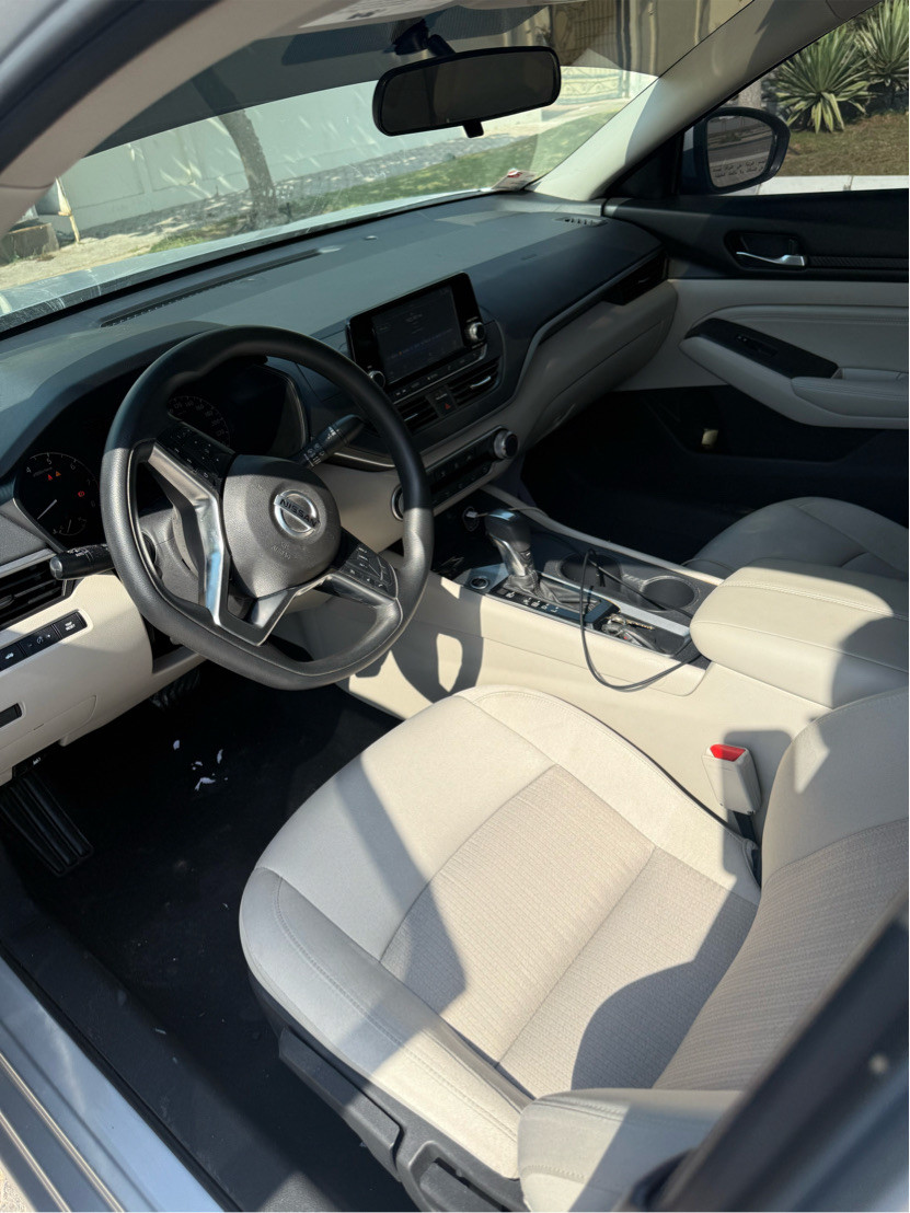 Nissan Altima - Image 6