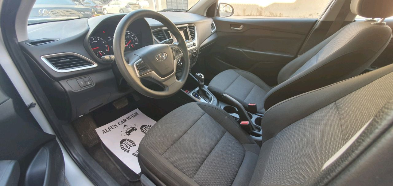 Hyundai Accent - Image 8