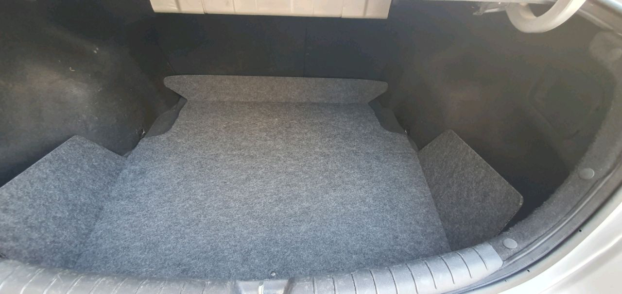 Hyundai Accent - Image 10
