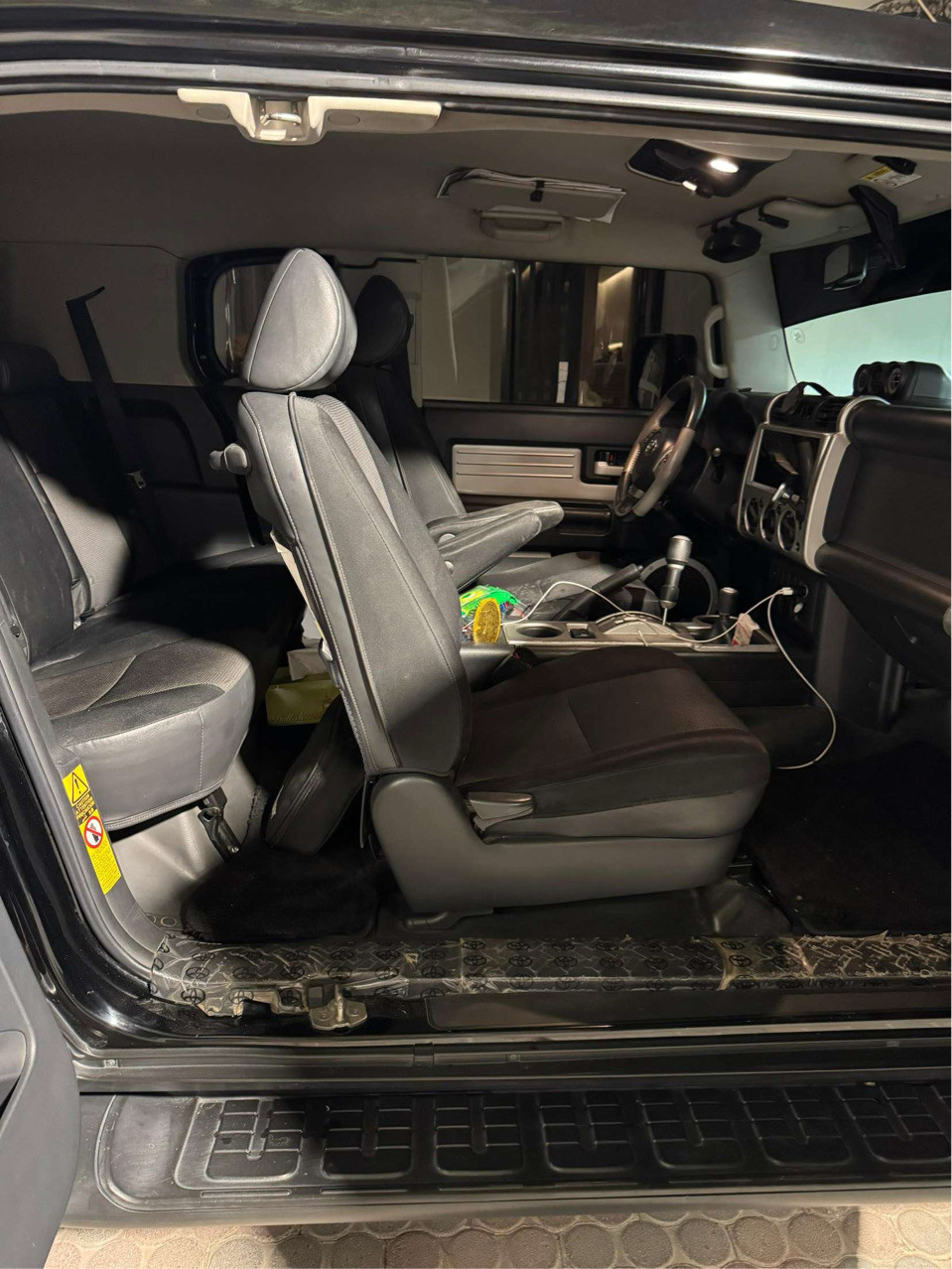 Toyota FJ Cruiser - Image 8