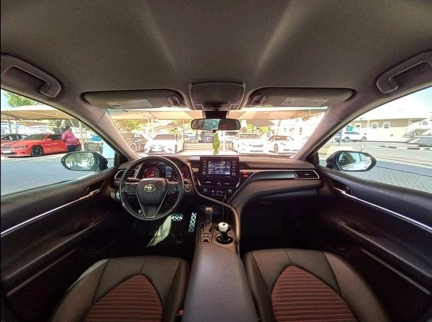 Toyota Camry - Image 12