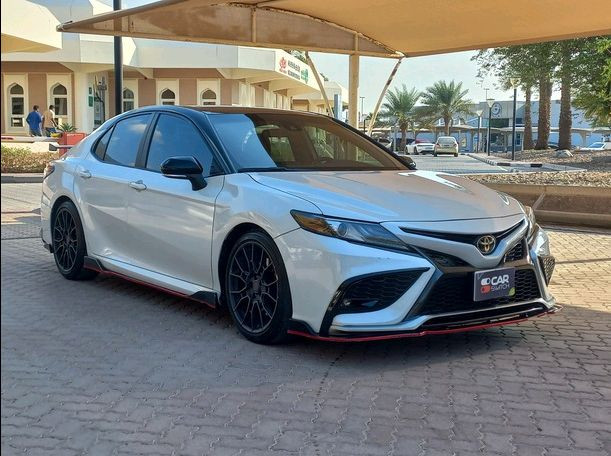 Toyota Camry - Image 4