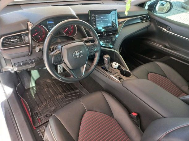 Toyota Camry - Image 9