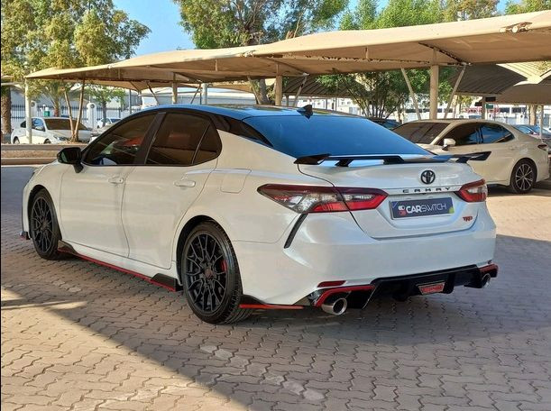 Toyota Camry - Image 6