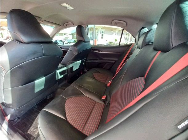 Toyota Camry - Image 8