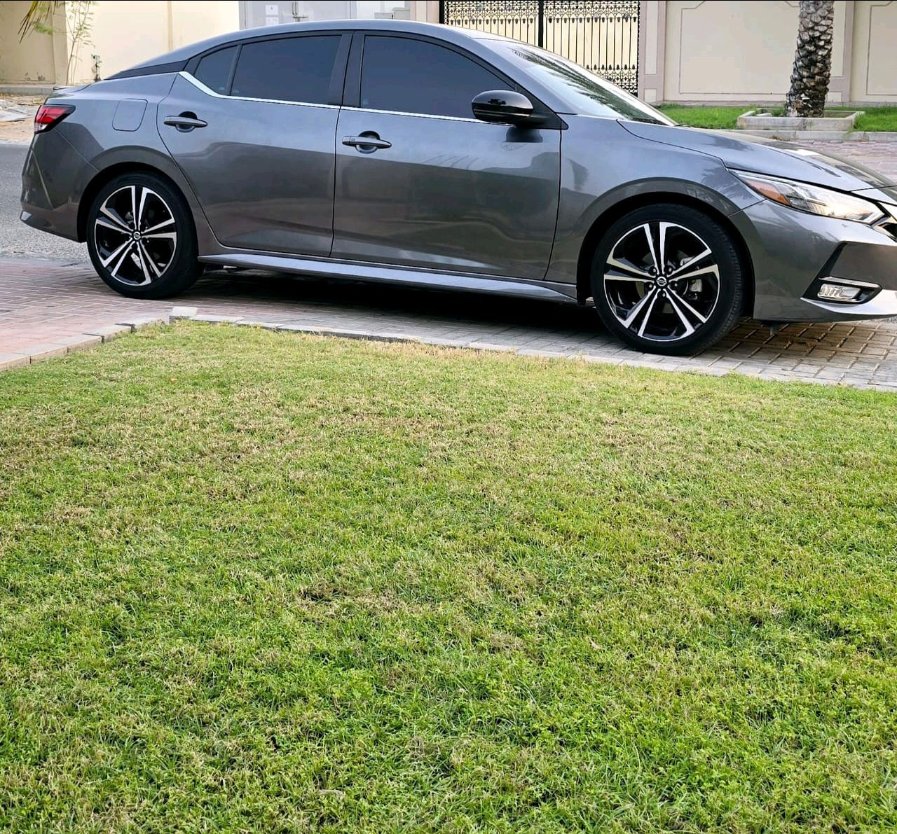 Nissan Sentra - Image 12
