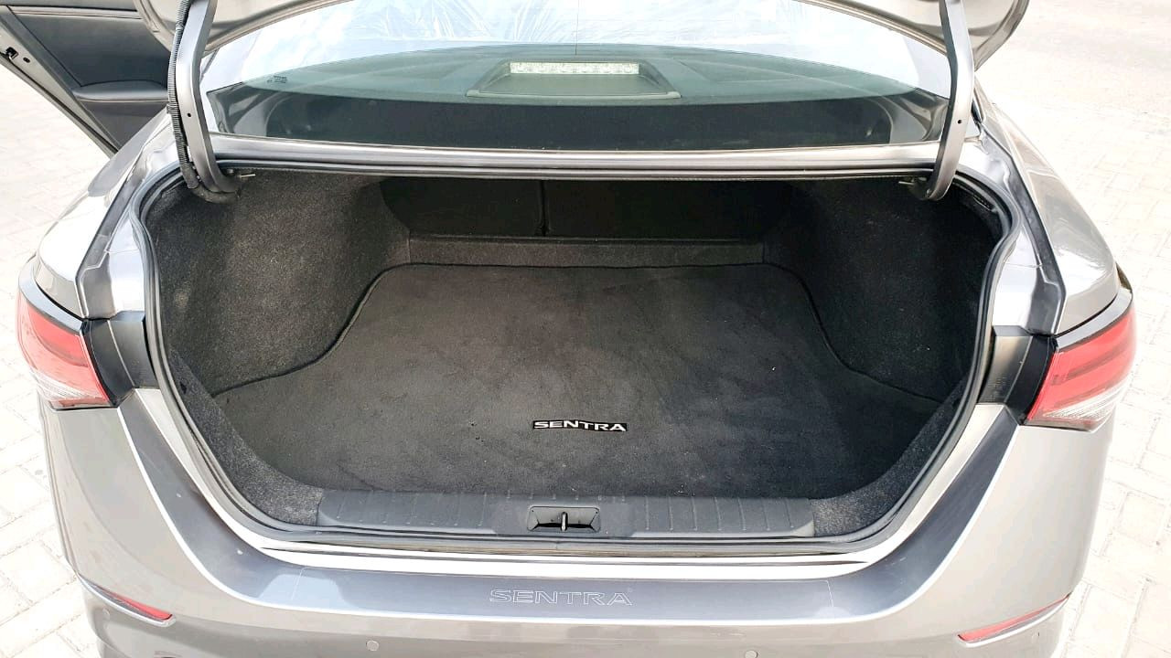 Nissan Sentra - Image 9