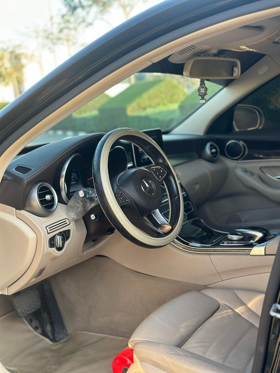 Mercedes Benz C-Class - Image 10