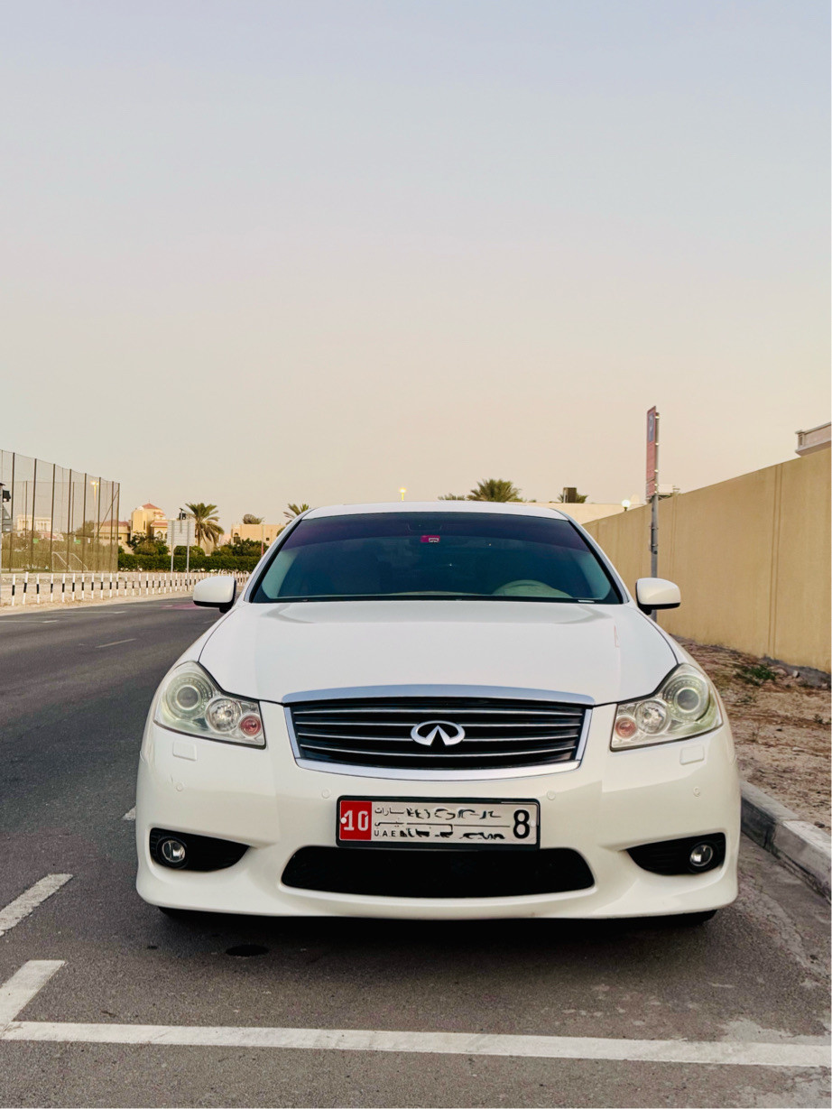 Infiniti M-Series - Image 3