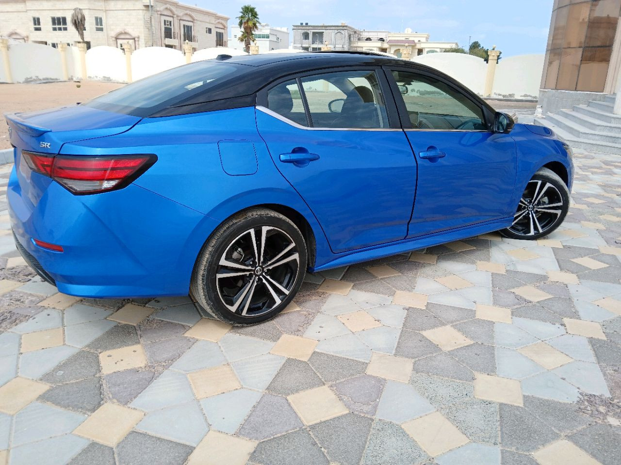 Nissan Sentra - Image 8