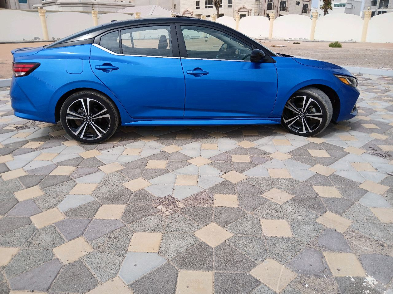 Nissan Sentra - Image 4