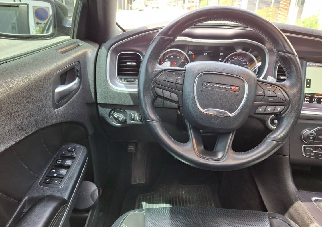 Dodge Charger - Image 10