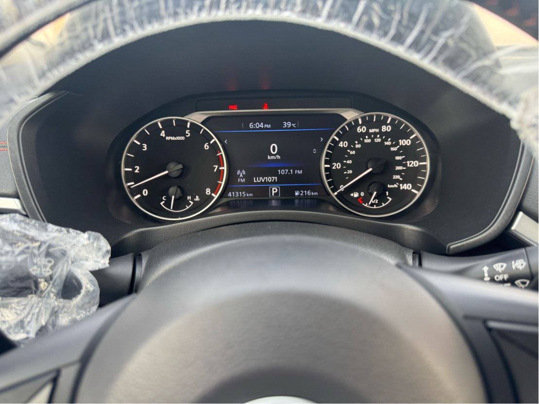 Nissan Altima - Image 10