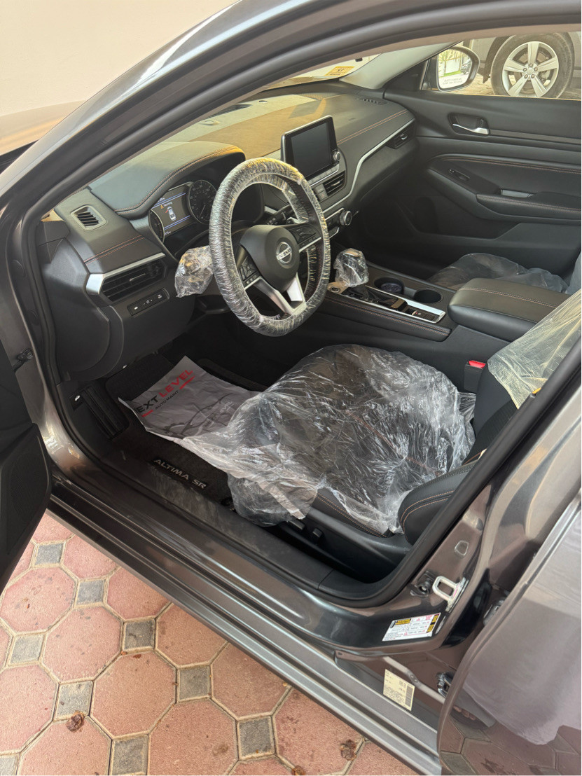 Nissan Altima - Image 11
