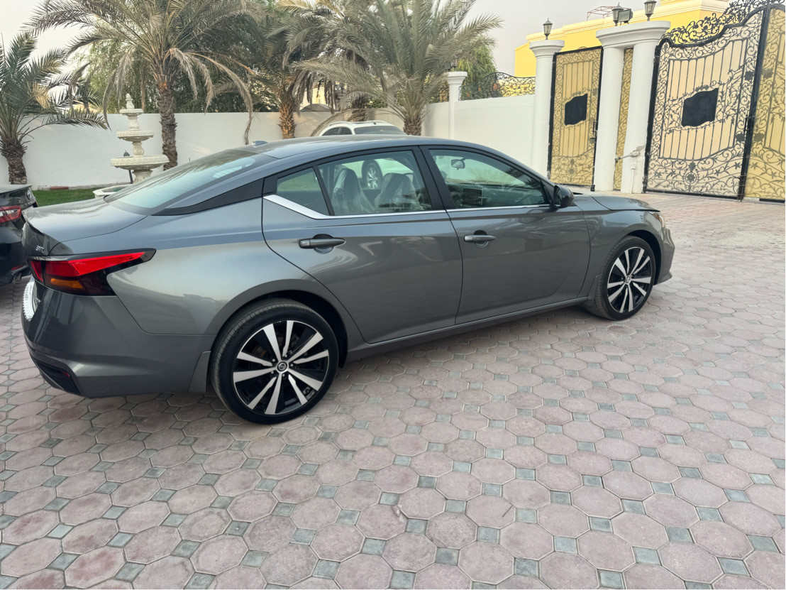 Nissan Altima - Image 7