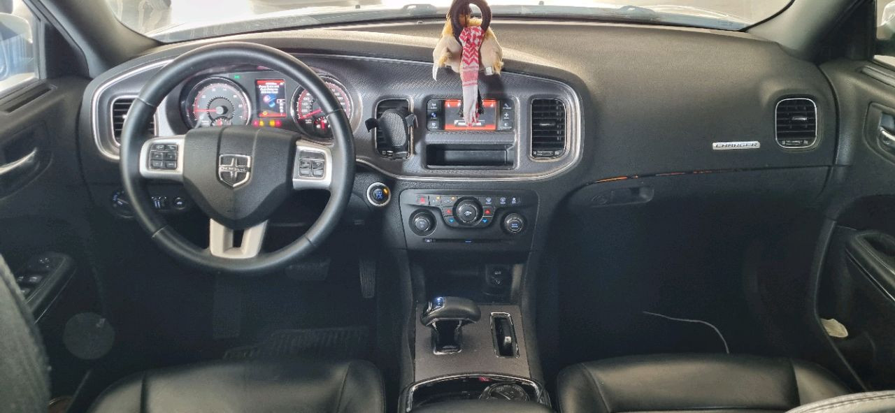 Dodge Charger - Image 12