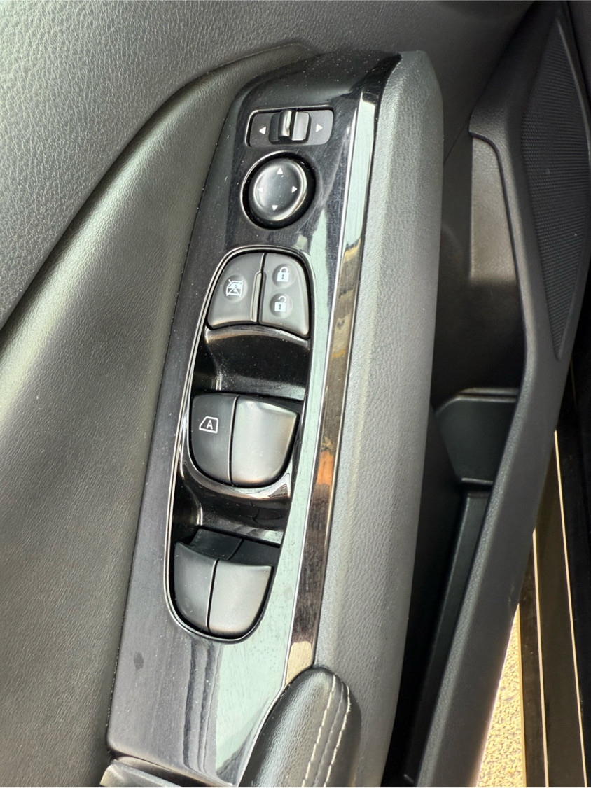 Nissan Altima - Image 10
