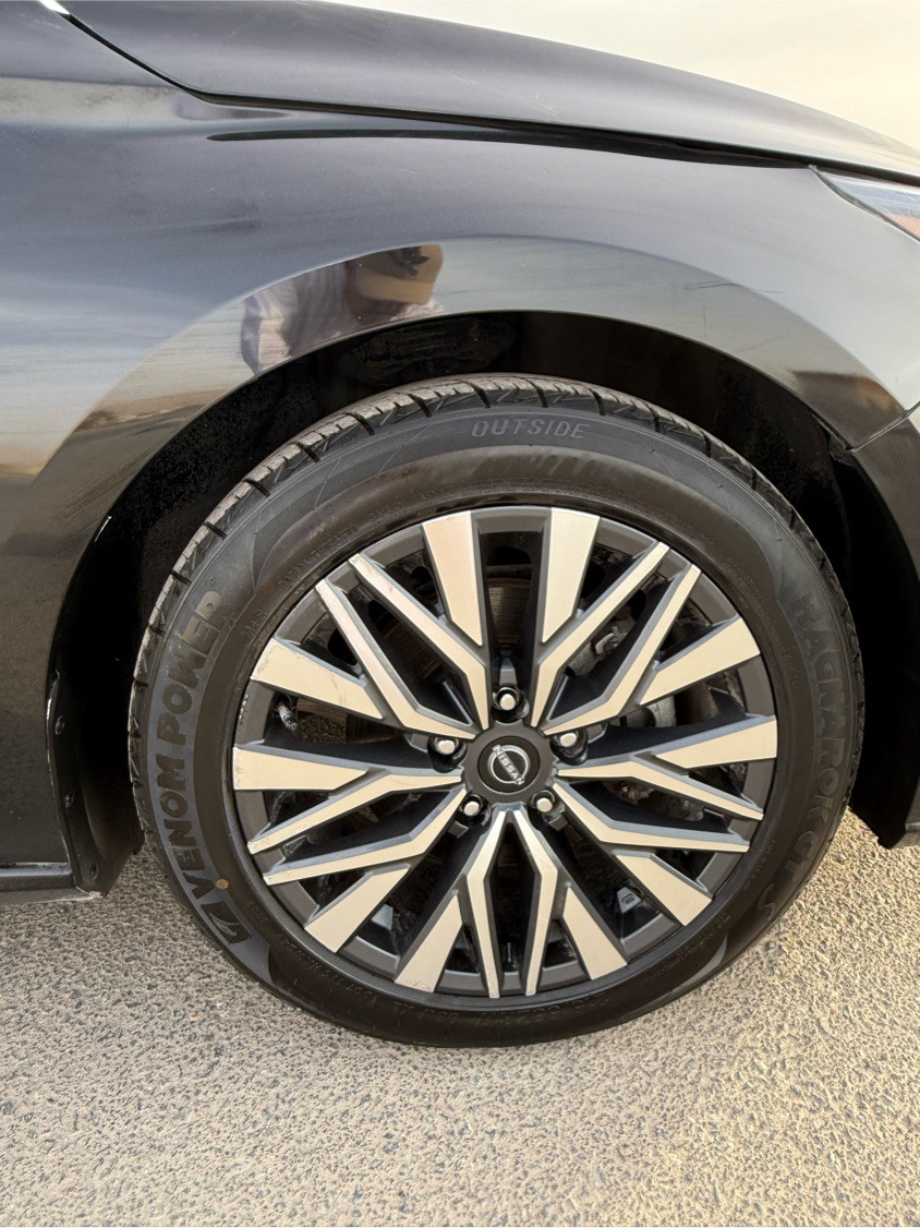 Nissan Altima - Image 12