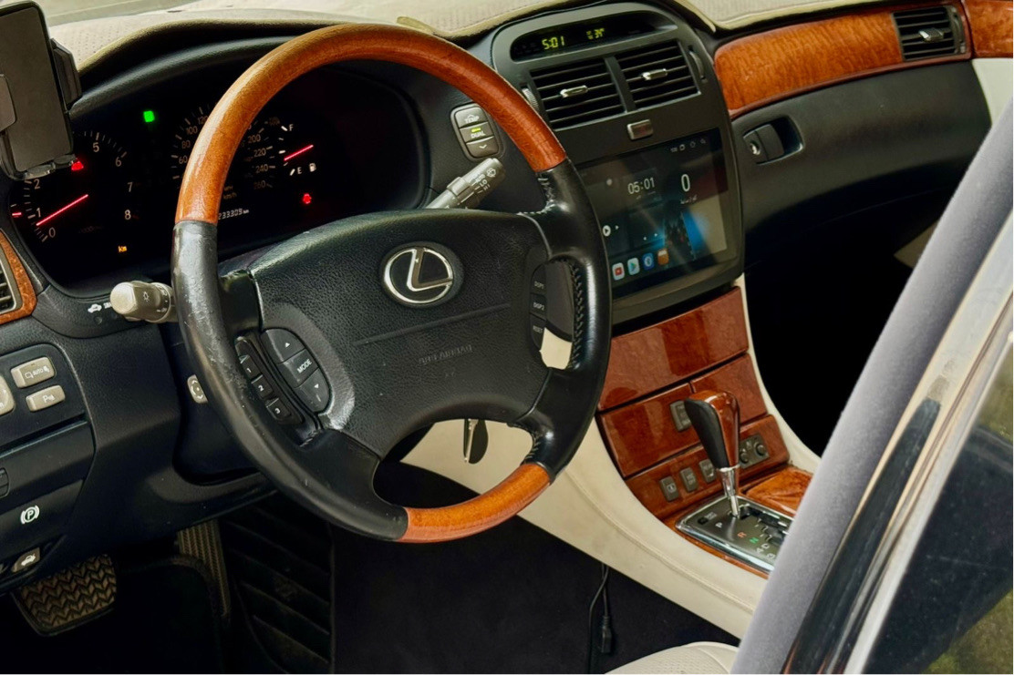 Lexus LS-Series - Image 11