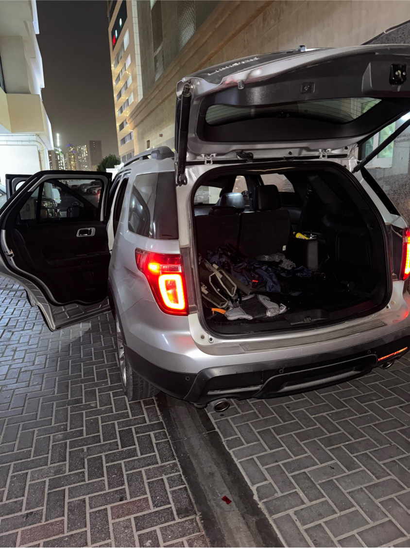 Ford Explorer - Image 9