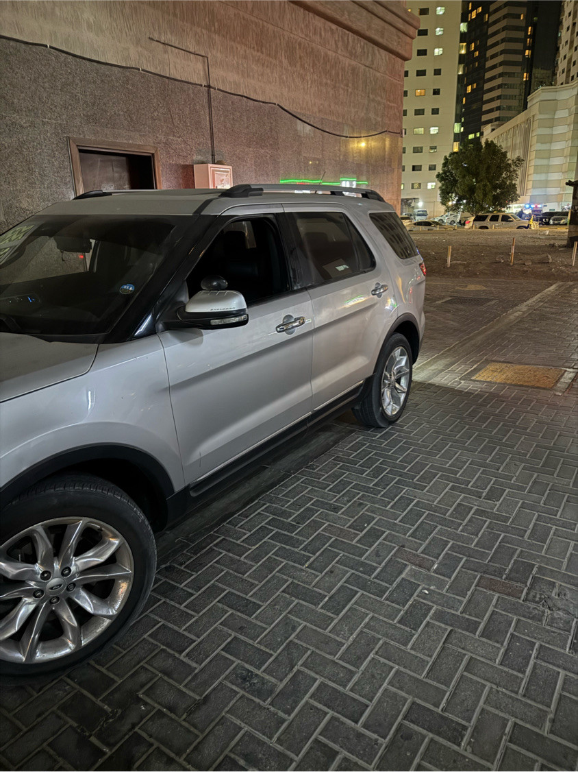 Ford Explorer - Image 2