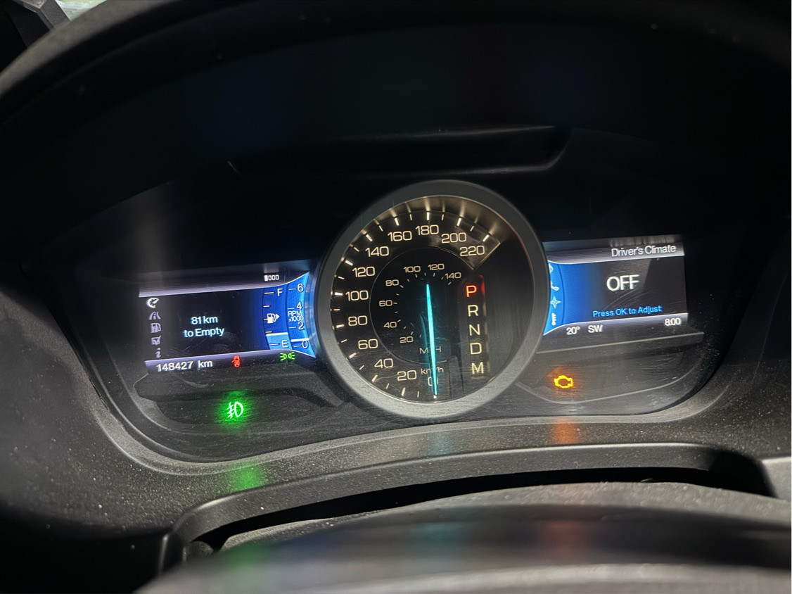 Ford Explorer - Image 10