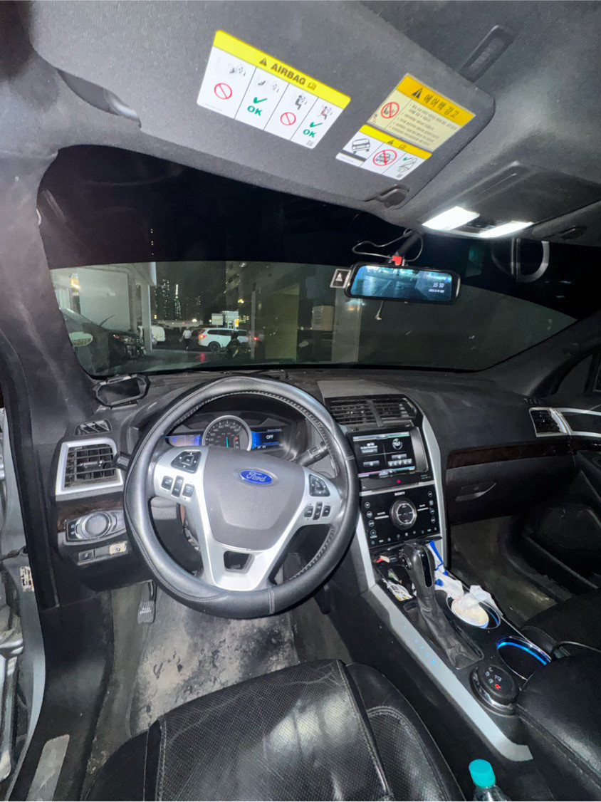 Ford Explorer - Image 6