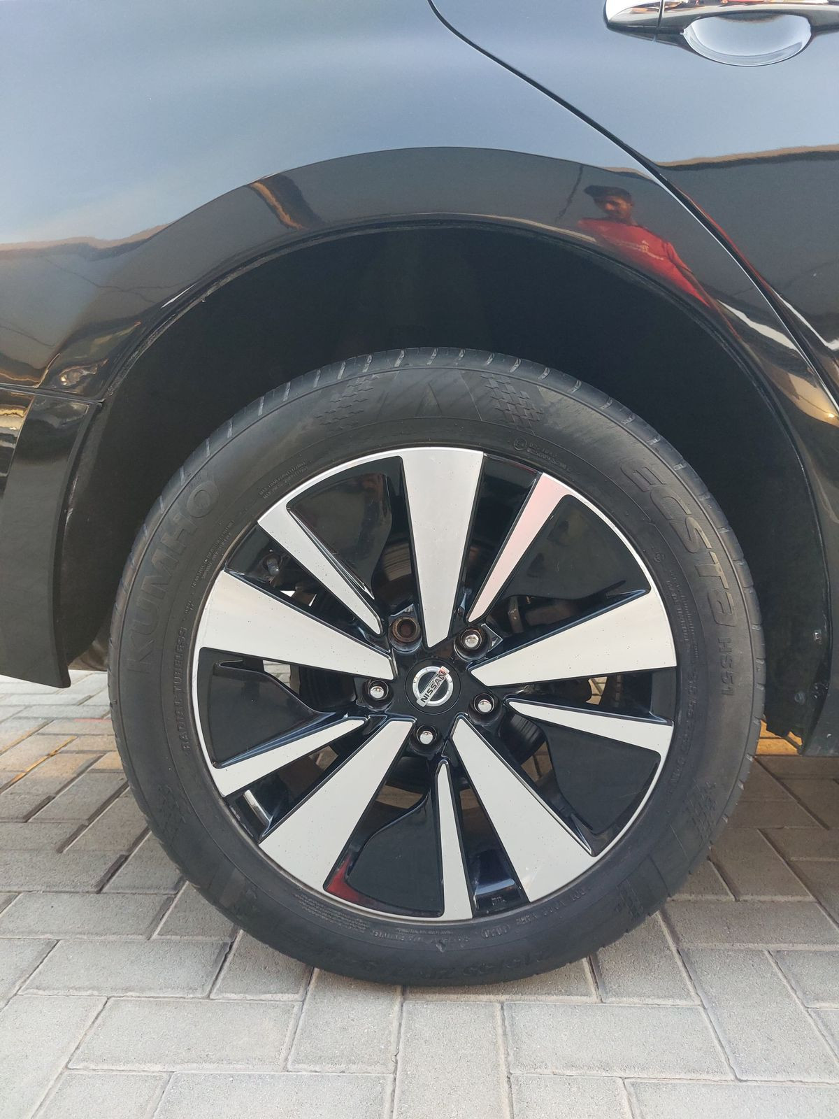 Nissan Altima - Image 11