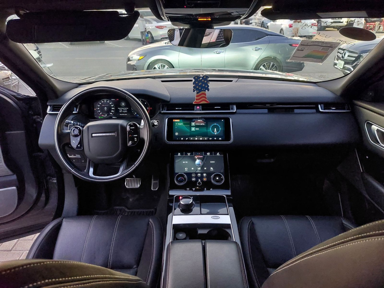 Range Rover VELAR - Image 11