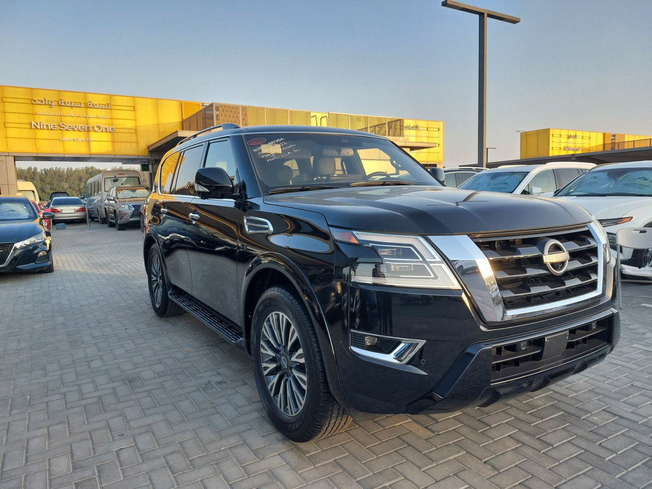 Nissan Armada - Image 7