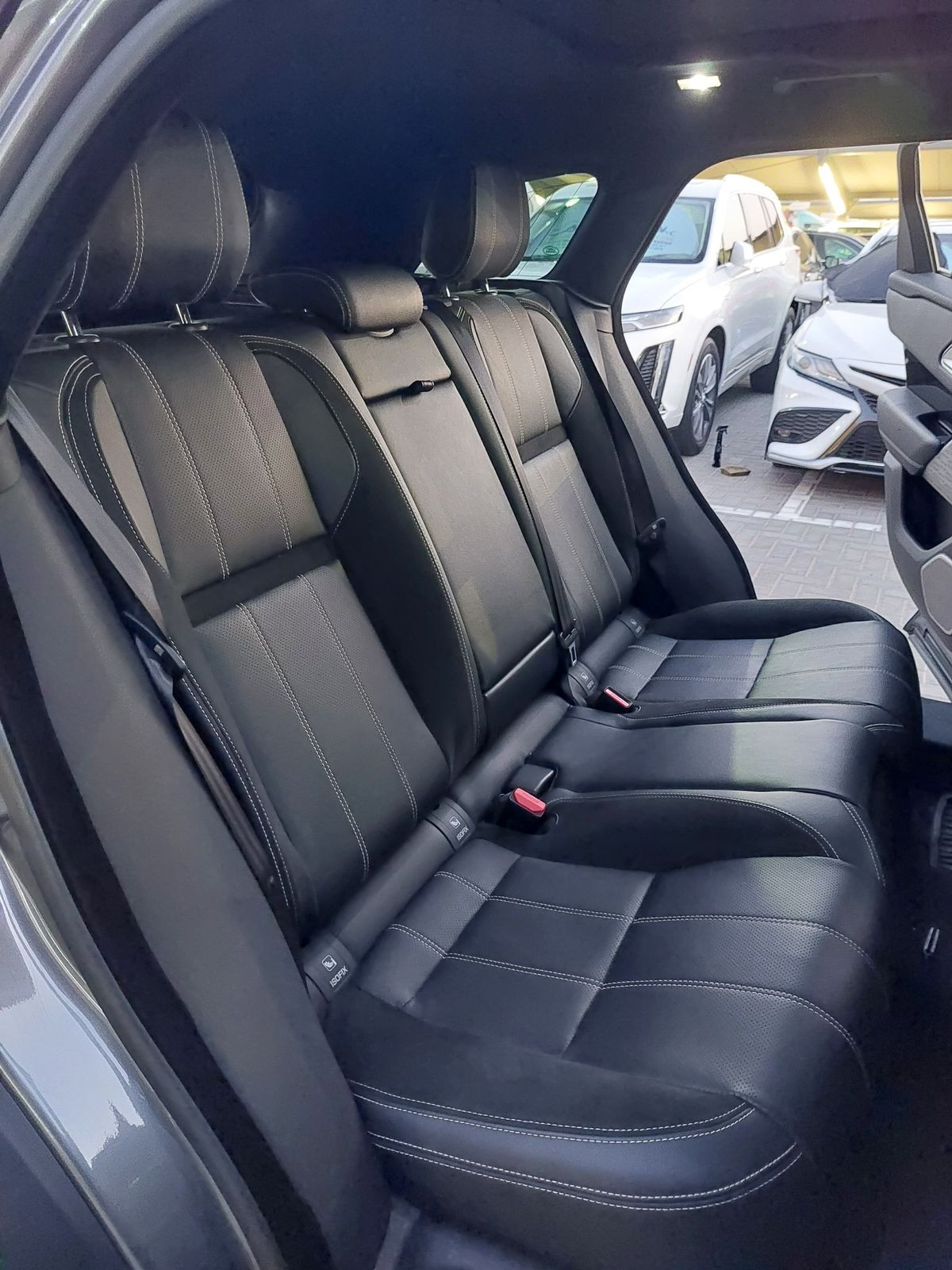 Range Rover VELAR - Image 10