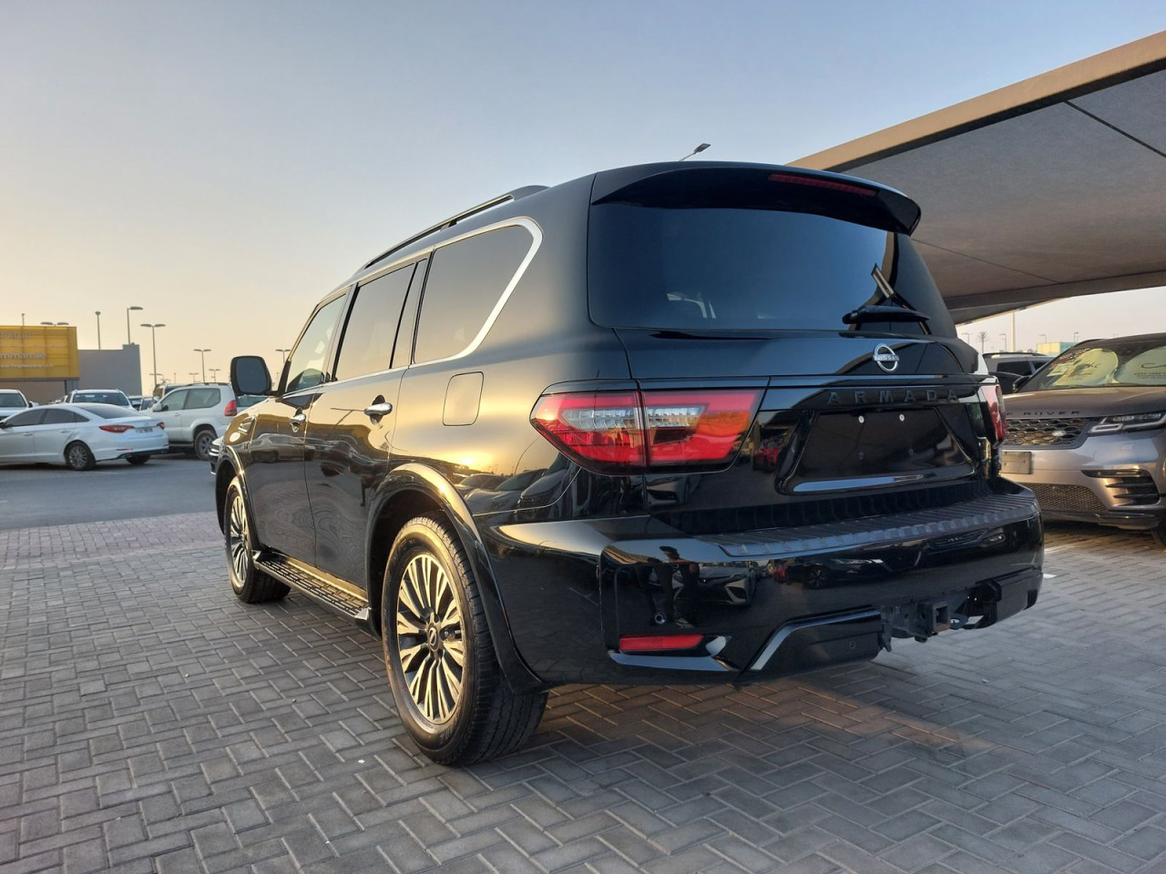 Nissan Armada - Image 5