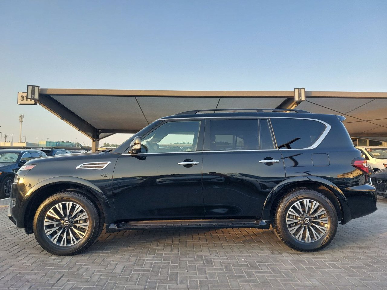 Nissan Armada - Image 4