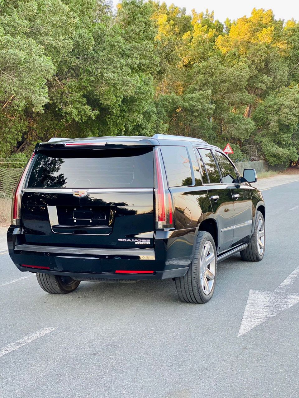 Cadillac Escalade - Image 3