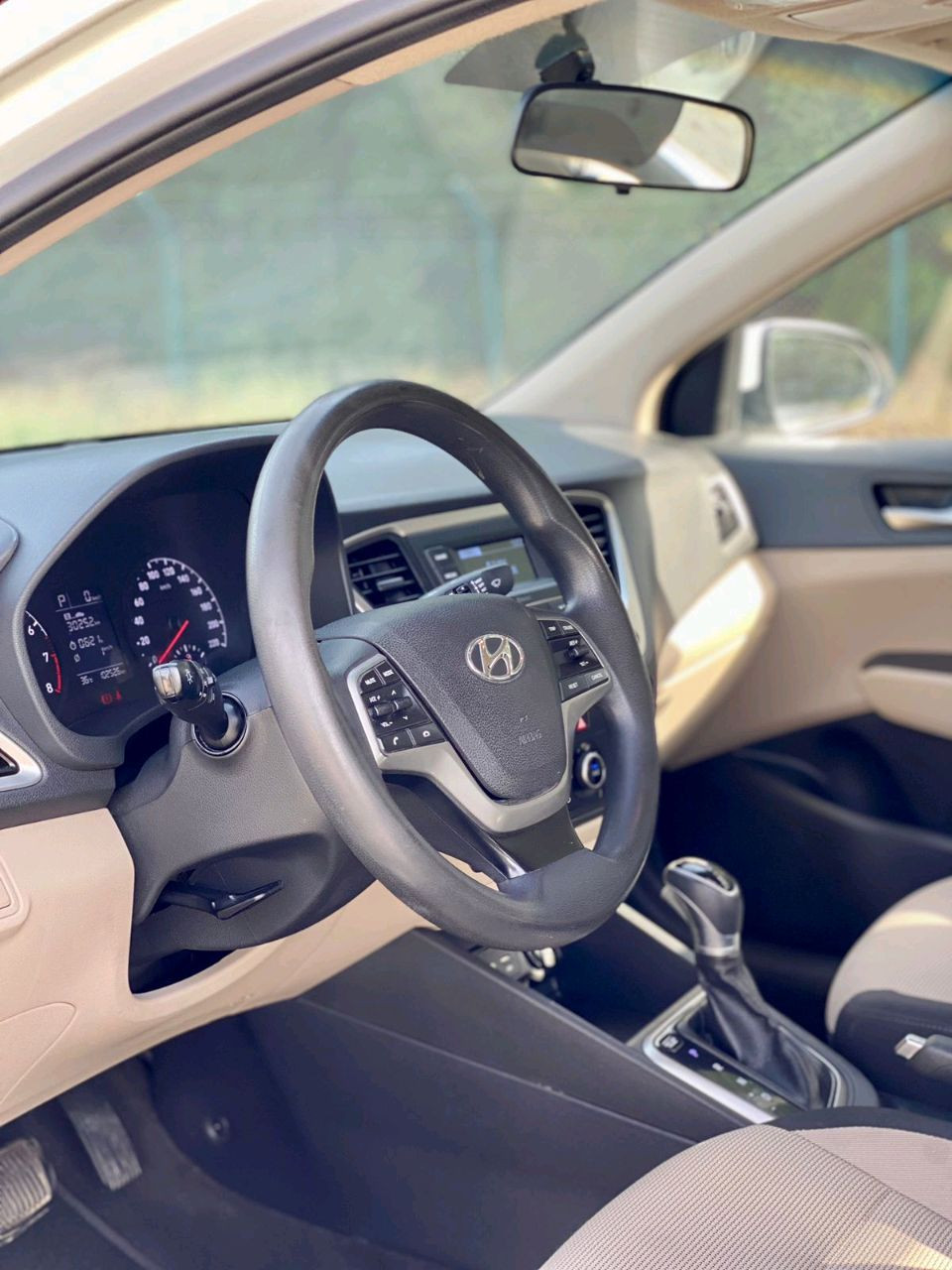 Hyundai Accent - Image 4