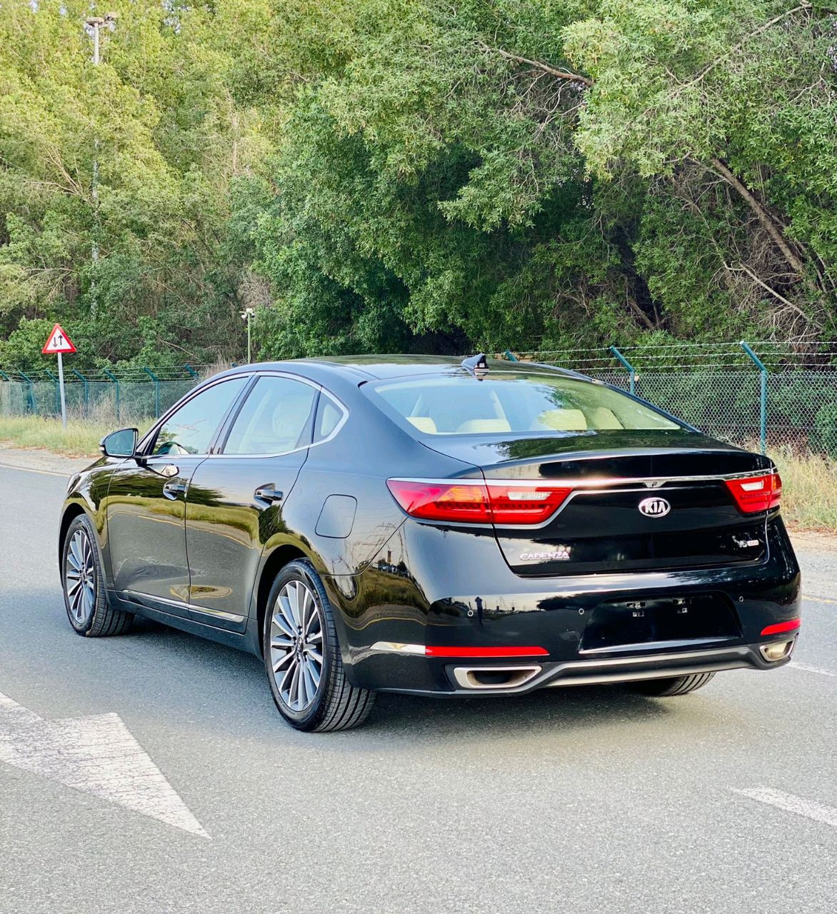 KIA Cadenza - Image 6