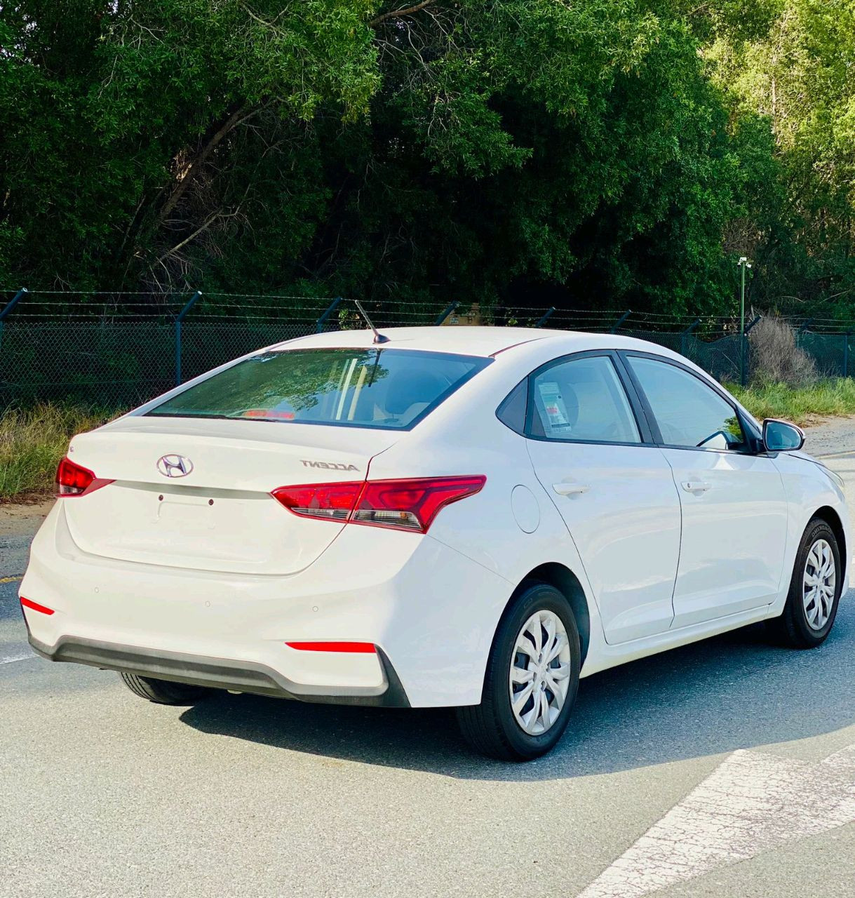 Hyundai Accent - Image 10