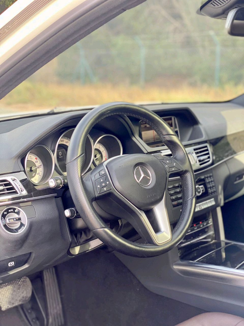 Mercedes Benz E-Class - Image 10