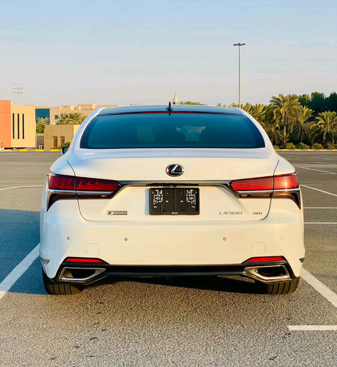 Lexus LS-Series - Image 10