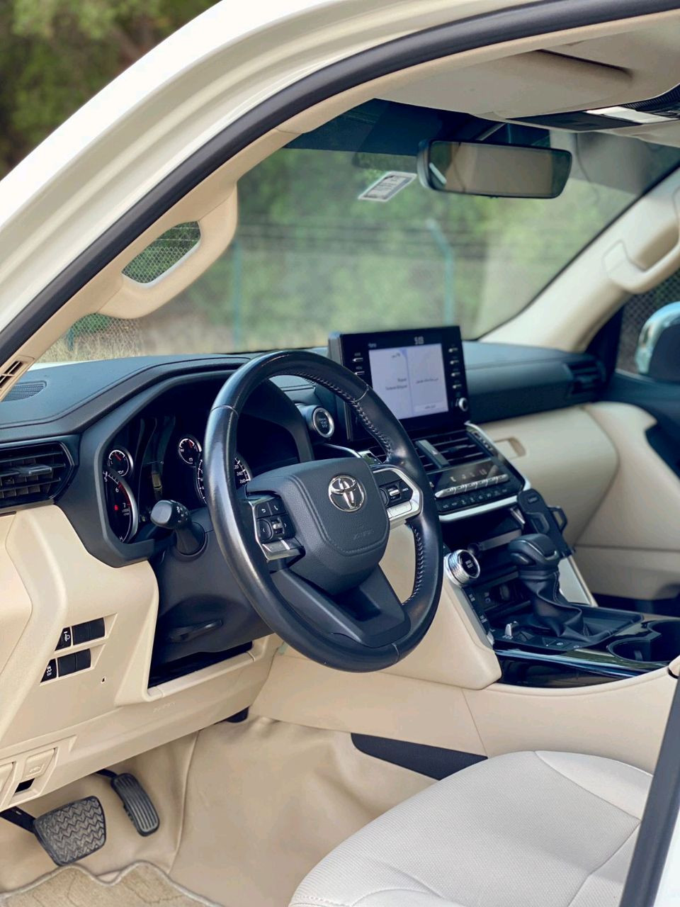 Toyota Land Cruiser - Image 8