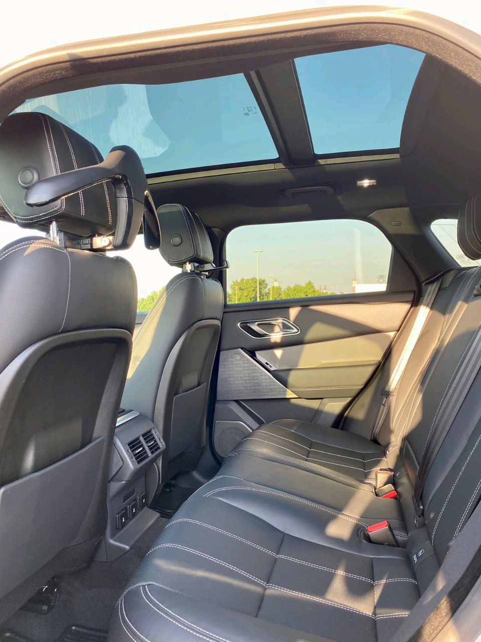 Range Rover VELAR - Image 3