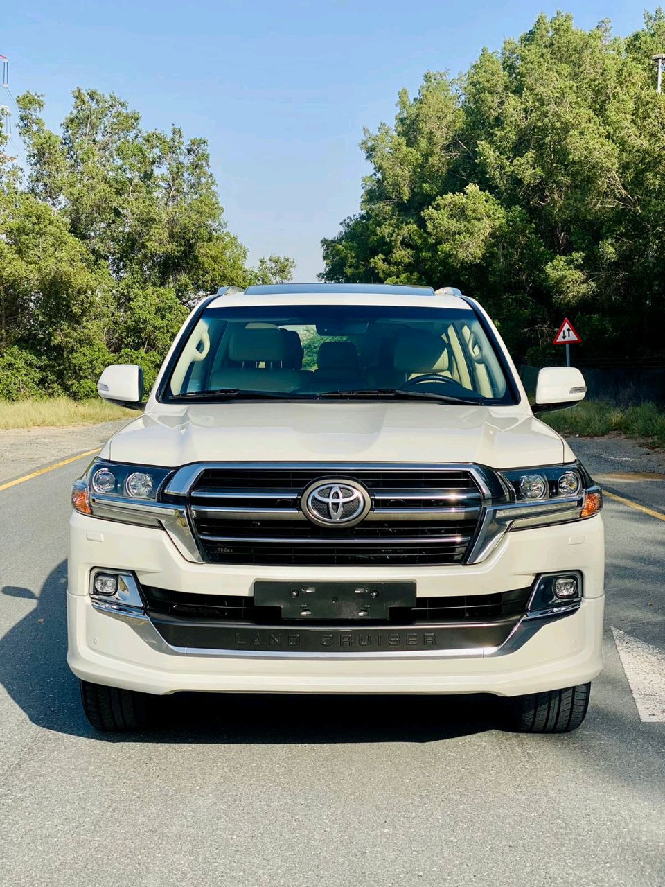 Toyota Land Cruiser - Image 4