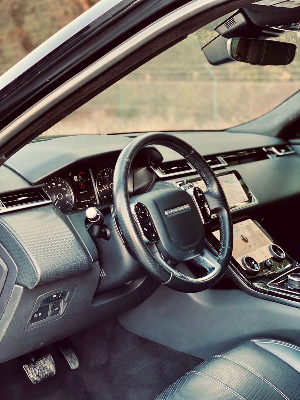 Range Rover VELAR - Image 12