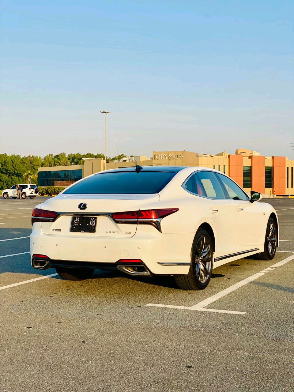Lexus LS-Series - Image 7