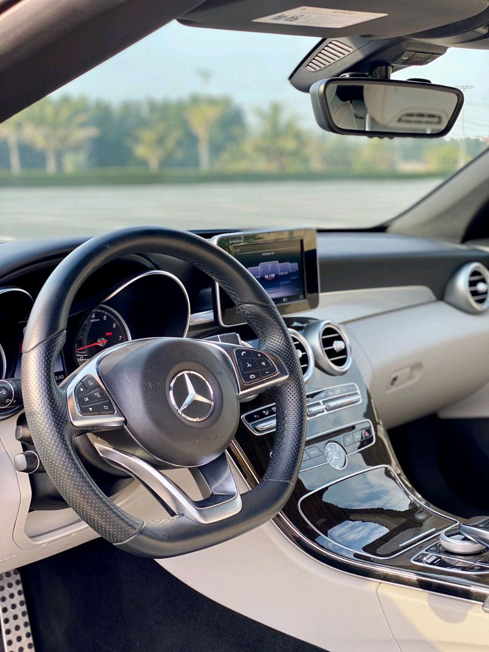 Mercedes Benz C-Class - Image 11