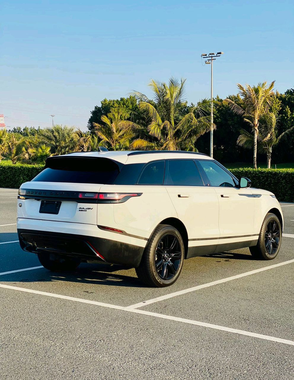 Range Rover VELAR - Image 8